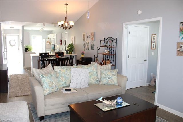 2942 Hyde Place Circle, Winston-salem, NC 27103