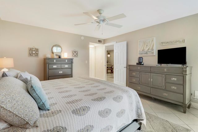 11800 Avenue Of The Pga 8, Palm Beach Gardens, FL 33418