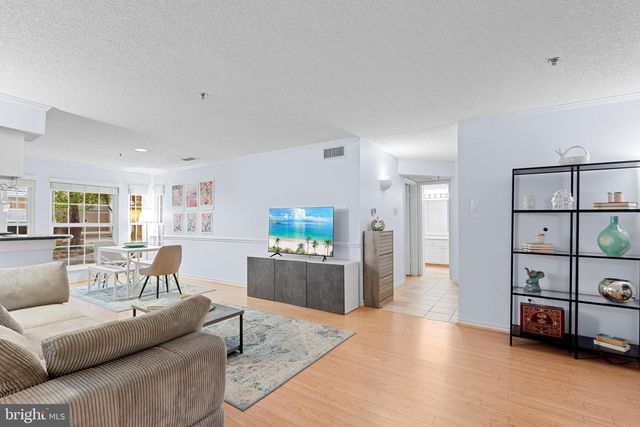 1504 LINCOLN WAY #106, Mclean, VA 22102