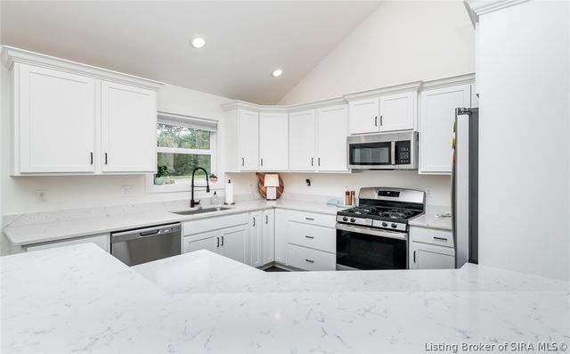 3014 Masters Drive, Floyds Knobs, IN 47119