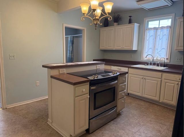 609 State St., Salina, KS 67401