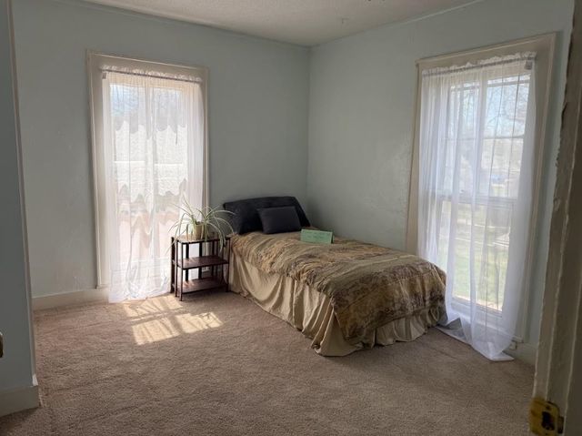 609 State St., Salina, KS 67401