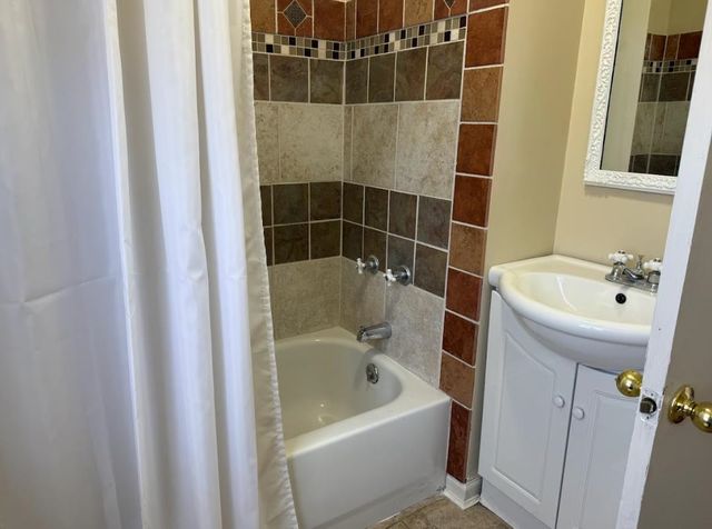 609 State St., Salina, KS 67401