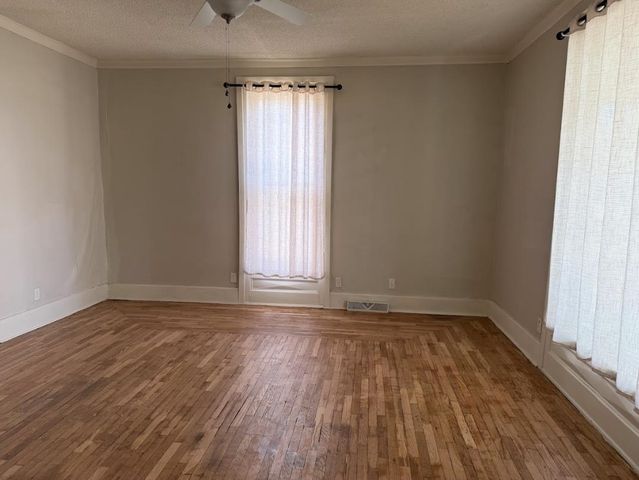 609 State St., Salina, KS 67401