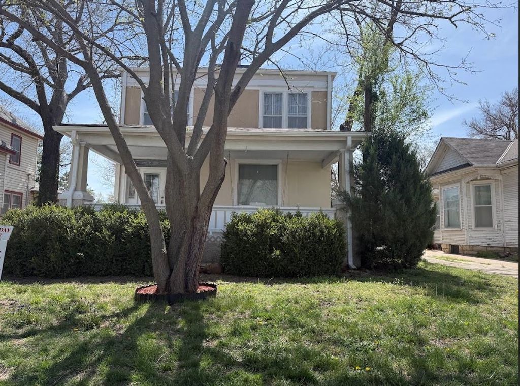 609 State St., Salina, KS 67401