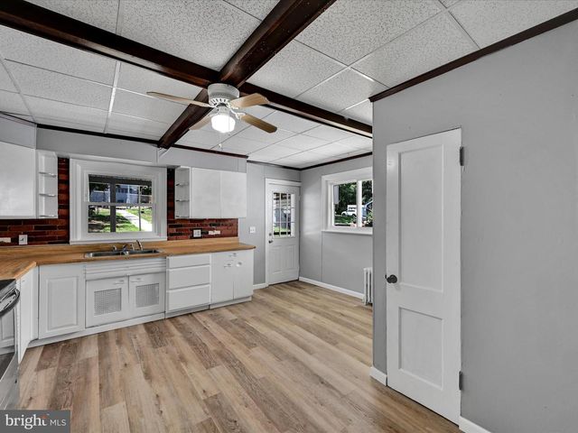 2135 W NORWEGIAN ST, Pottsville, PA 17901