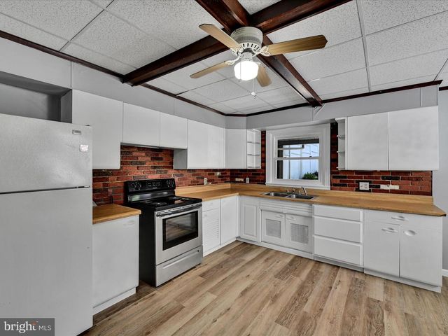 2135 W NORWEGIAN ST, Pottsville, PA 17901