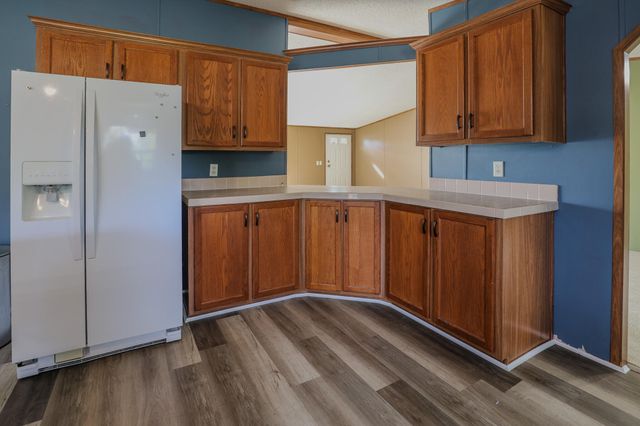 2465 W Lovelaceville Florence Station Road, Paducah, KY 42001