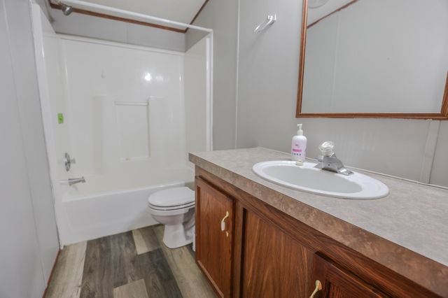 2465 W Lovelaceville Florence Station Road, Paducah, KY 42001