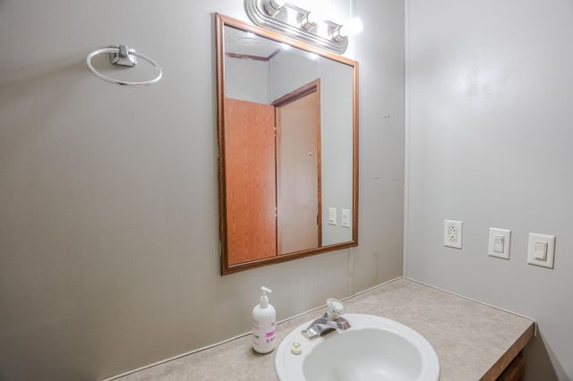 2465 W Lovelaceville Florence Station Road, Paducah, KY 42001