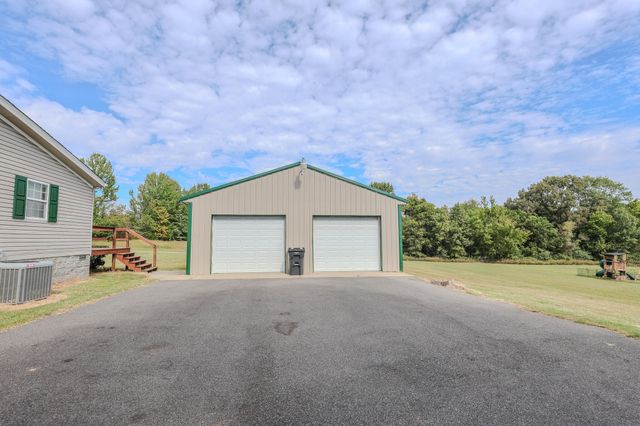 2465 W Lovelaceville Florence Station Road, Paducah, KY 42001