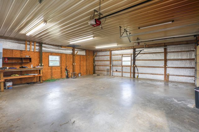 2465 W Lovelaceville Florence Station Road, Paducah, KY 42001