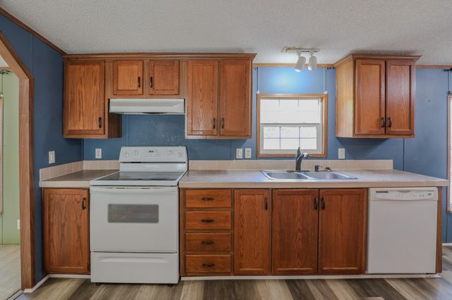 2465 W Lovelaceville Florence Station Road, Paducah, KY 42001