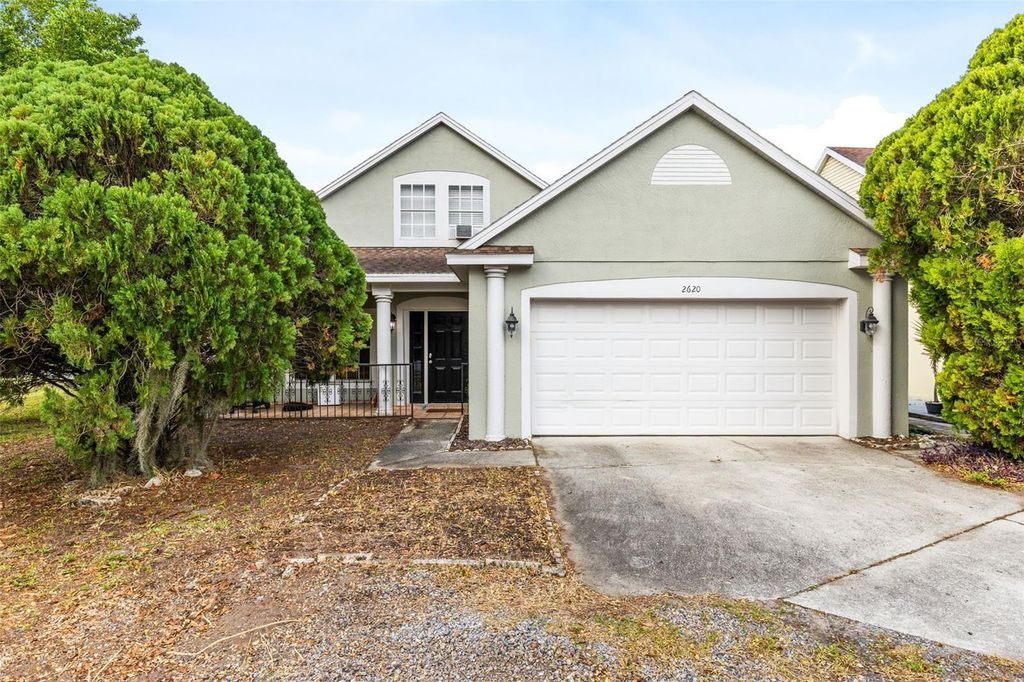 Image 2 of property listing at 2620 WOODS EDGE CIRCLE, Orlando, FL 32817