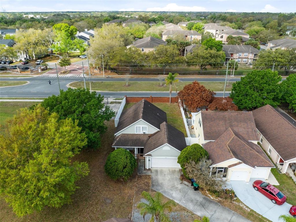 Image 23 of property listing at 2620 WOODS EDGE CIRCLE, Orlando, FL 32817