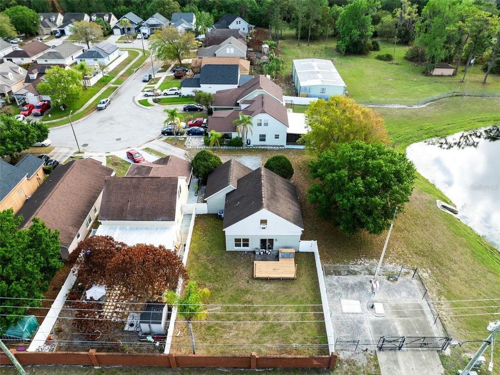 Image 24 of property listing at 2620 WOODS EDGE CIRCLE, Orlando, FL 32817