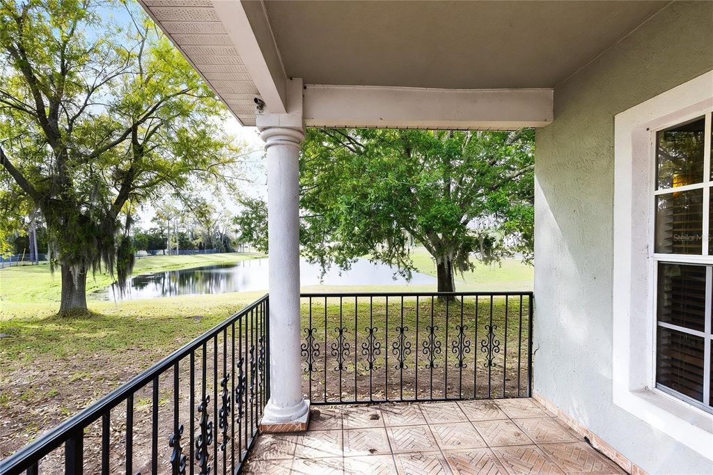 Image 5 of property listing at 2620 WOODS EDGE CIRCLE, Orlando, FL 32817