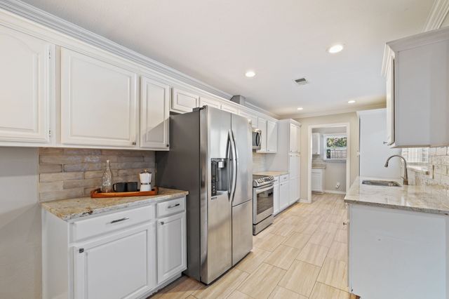 8605 Grumman Drive, Dallas, TX 75228