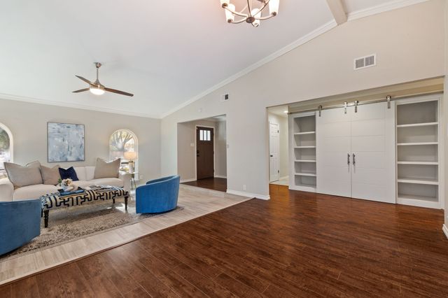 8605 Grumman Drive, Dallas, TX 75228