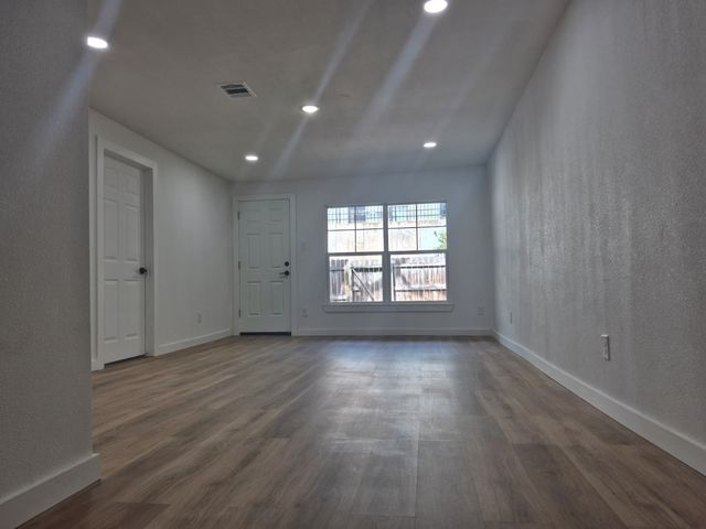 5057 Ridglea Lane 1107, Fort Worth, TX 76116