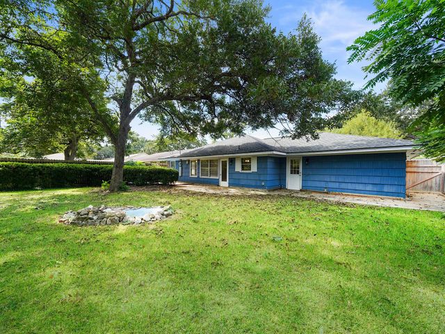 9015 Bintliff Drive, Houston, TX 77074