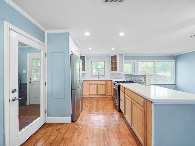 9015 Bintliff Drive, Houston, TX 77074