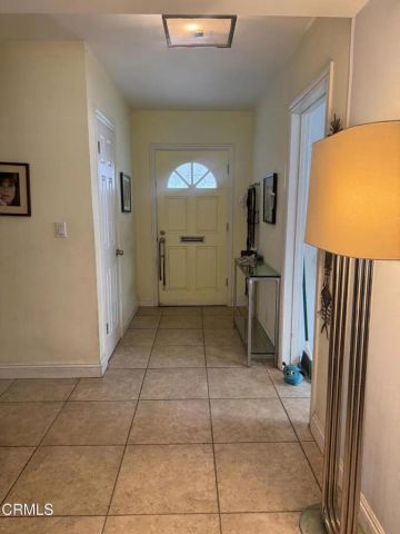 6867 Cantaloupe Avenue, Valley Glen, CA 91405