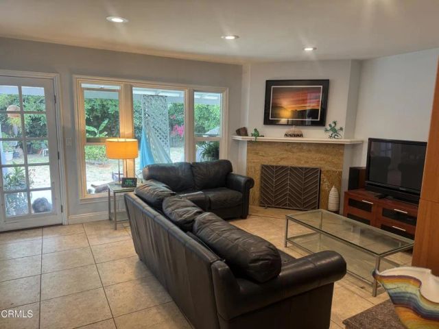 6867 Cantaloupe Avenue, Valley Glen, CA 91405