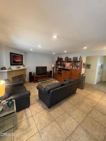 6867 Cantaloupe Avenue, Valley Glen, CA 91405