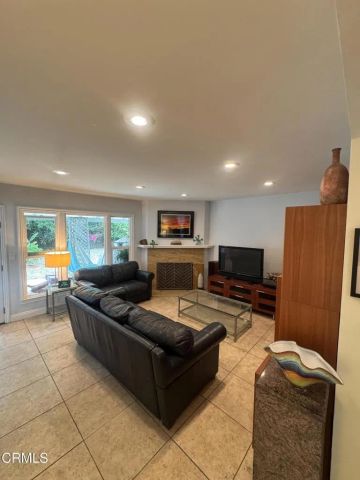 6867 Cantaloupe Avenue, Valley Glen, CA 91405