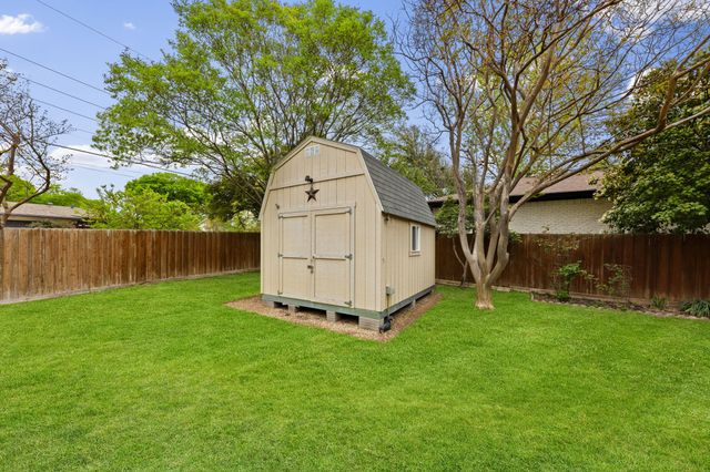 8309 Londonderry Lane, Dallas, TX 75228