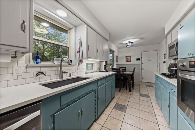 8309 Londonderry Lane, Dallas, TX 75228