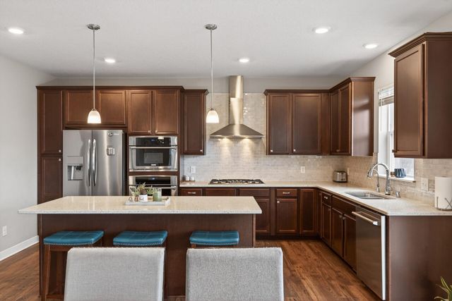 1429 Clover Preserve Lane, Chaska, MN 55318