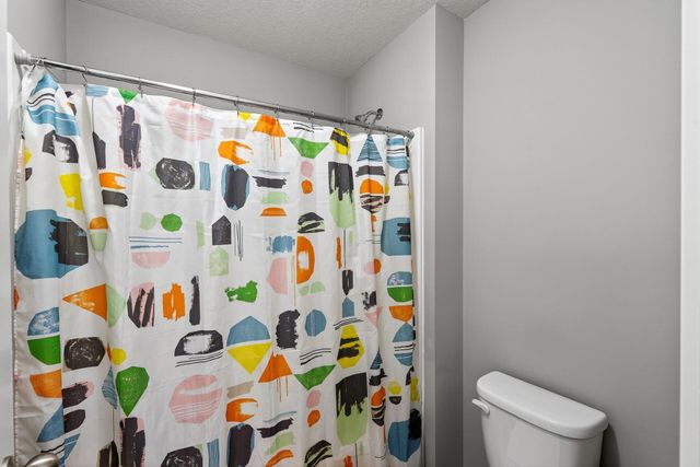 1429 Clover Preserve Lane, Chaska, MN 55318