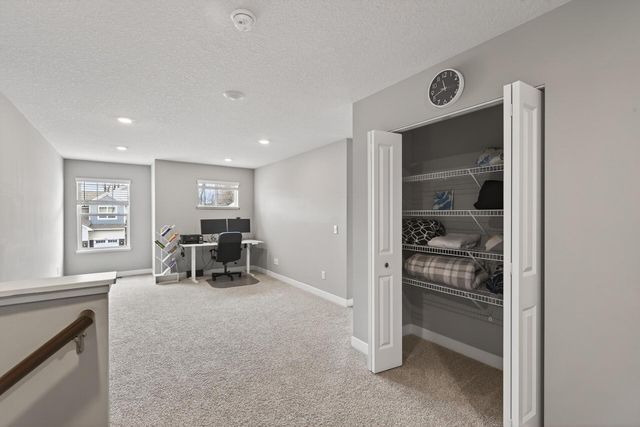 1429 Clover Preserve Lane, Chaska, MN 55318