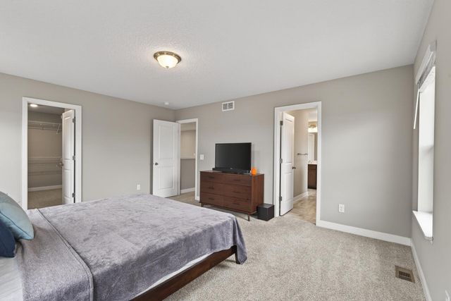 1429 Clover Preserve Lane, Chaska, MN 55318