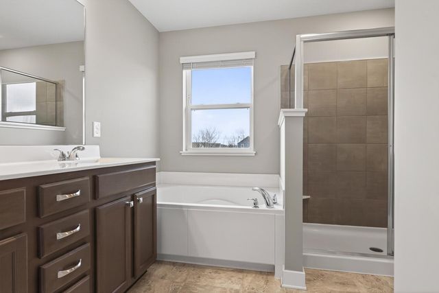 1429 Clover Preserve Lane, Chaska, MN 55318