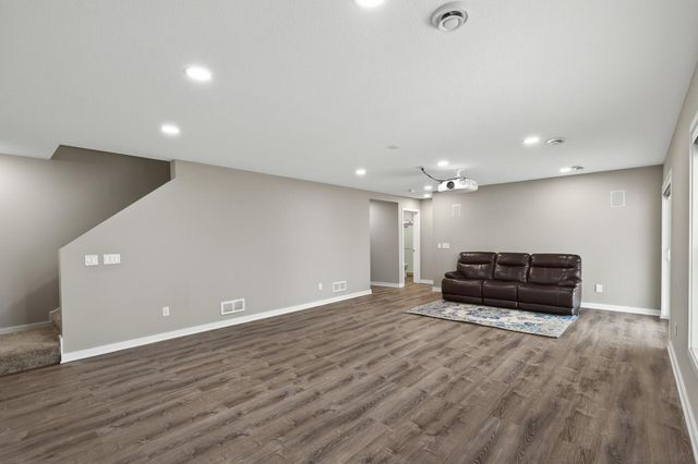 1429 Clover Preserve Lane, Chaska, MN 55318