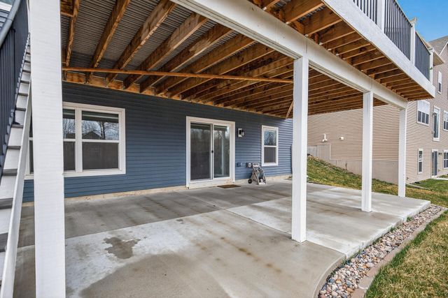 1429 Clover Preserve Lane, Chaska, MN 55318