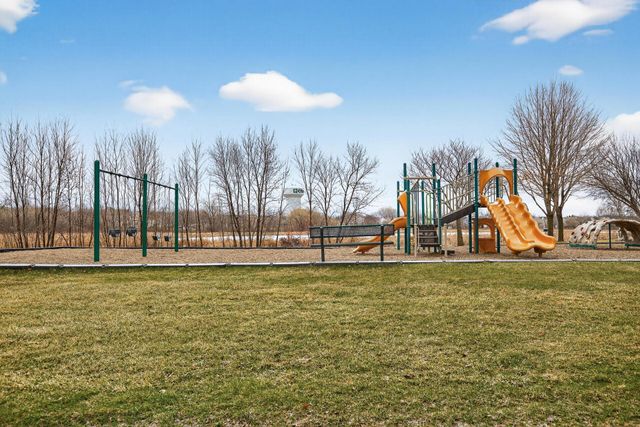 1429 Clover Preserve Lane, Chaska, MN 55318