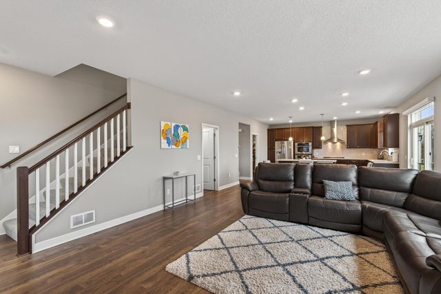 1429 Clover Preserve Lane, Chaska, MN 55318