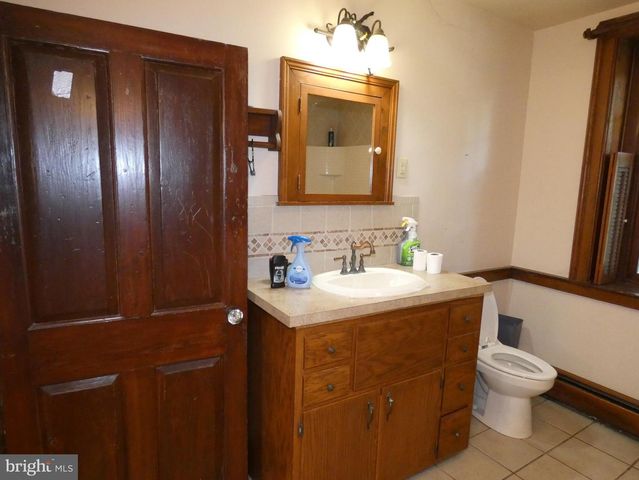 441 S FRONT ST, Columbia, PA 17512