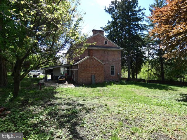 441 S FRONT ST, Columbia, PA 17512