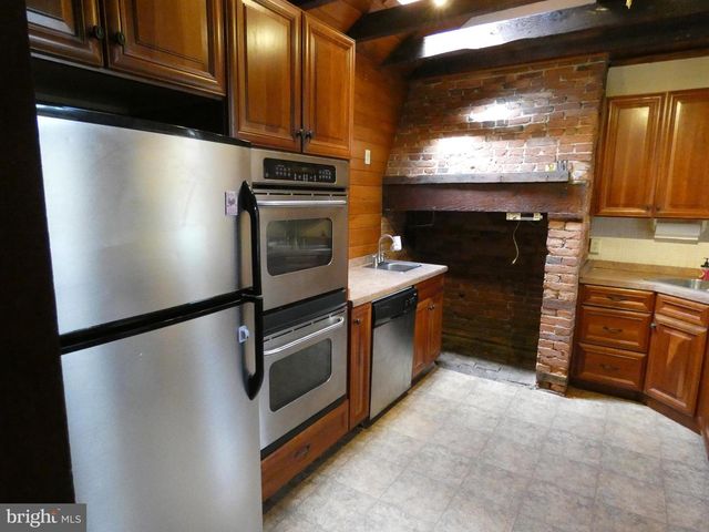 441 S FRONT ST, Columbia, PA 17512