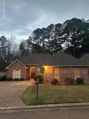104 Meadowcreek Drive, Brandon, MS 39042