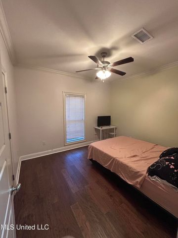 104 Meadowcreek Drive, Brandon, MS 39042