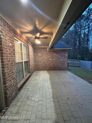 104 Meadowcreek Drive, Brandon, MS 39042