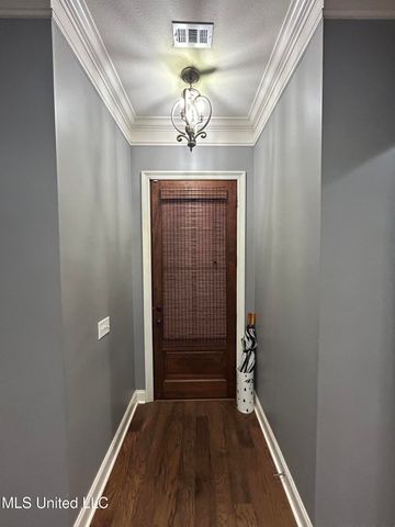 104 Meadowcreek Drive, Brandon, MS 39042