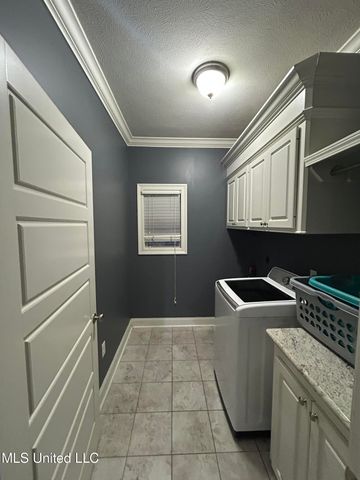 104 Meadowcreek Drive, Brandon, MS 39042