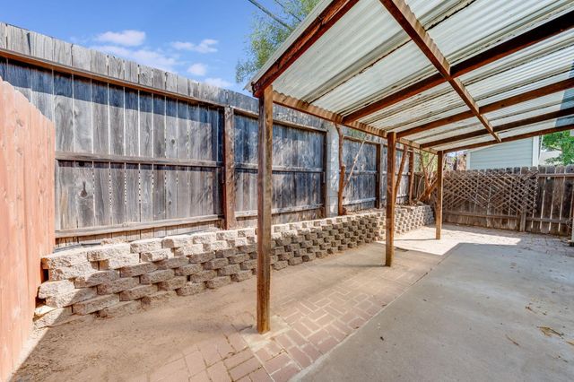 5731 Ivytown Ln, Carmichael, CA 95608